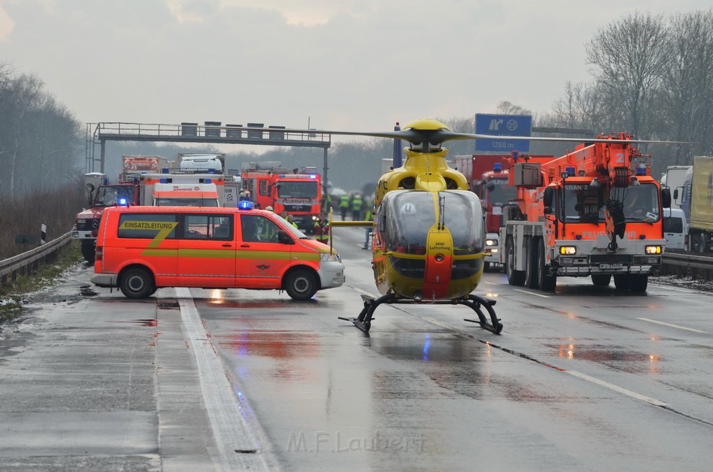 Schwerer VU A 3 Rich Leverkusen P309.JPG - Miklos Laubert